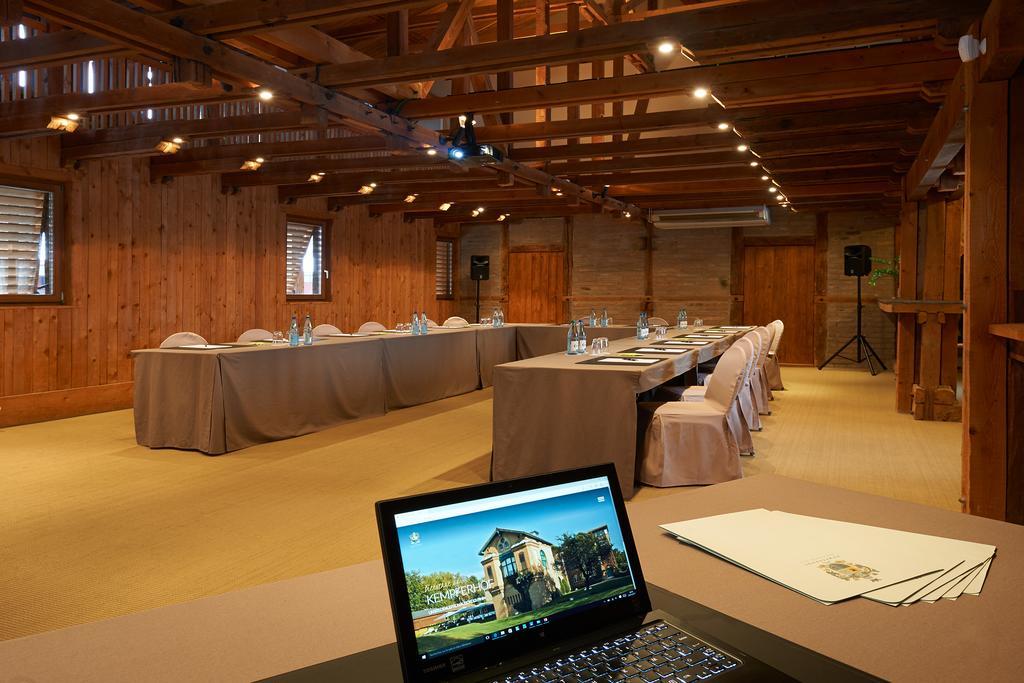 Le Kempferhof Golf Et Chateau-Hotel Plobsheim Екстериор снимка